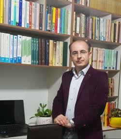 درخشش عضو هیأت علمی دانشگاه بین‌المللی امام خمینی(ره) در چهل‌وسومین جایزه کتاب سال